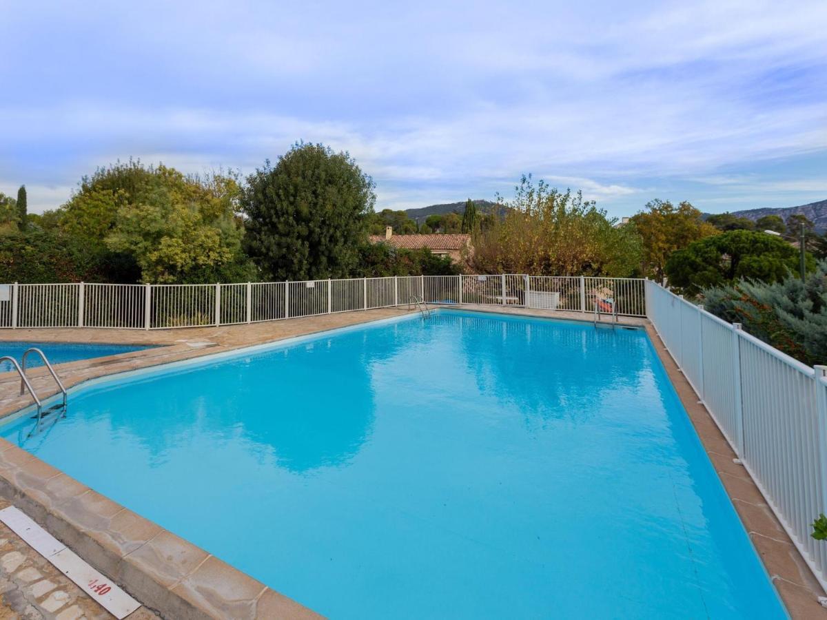 Ferienhaus Elegant With Pool Toulon