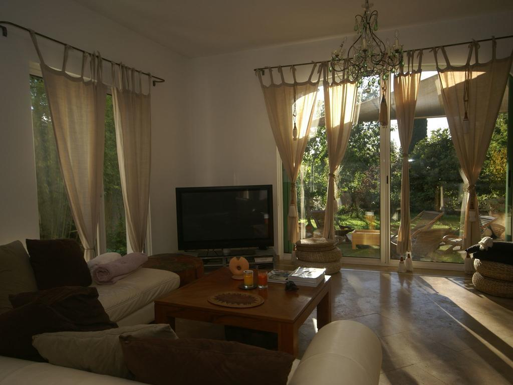 Elegant With Pool Ferienhaus Toulon